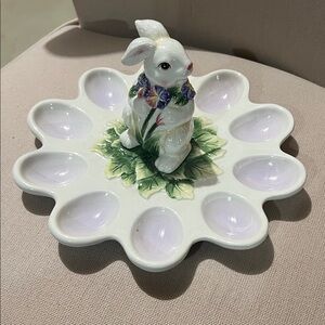 NWOT Floral Bunny Egg Holder - White and Green